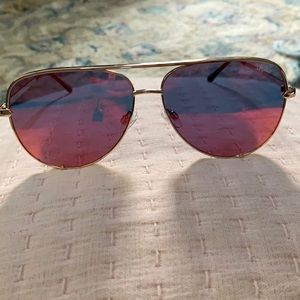 Quay Australia Sunglasses 🕶